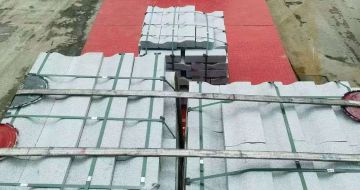 崇左 芝麻白仿形加直形路沿石出货日常