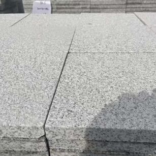 崇左 白麻花岗岩石材推荐 荔枝面地铺石