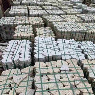 崇左 黄金麻白麻花岗岩荔枝面地铺石(冰裂纹)