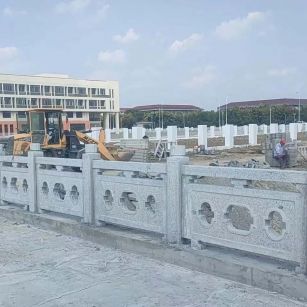 崇左 白麻花岗岩荔枝面河道栏杆