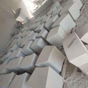 崇左 白麻花岗岩异形坐凳