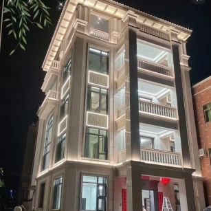 崇左 芝麻白花岗岩别墅外墙夜间效果