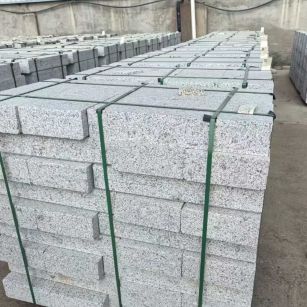 崇左 白麻花岗岩路沿石，弧形路沿石，道牙石，马路牙子，界石，路缘石，平沿石，直岩石，平缘石等