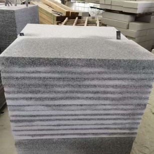 崇左 芝麻白5公分火烧地铺成品，900*400，规格可定制