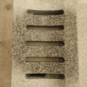 崇左 芝麻白拉丝面花岗岩U型开槽排水槽