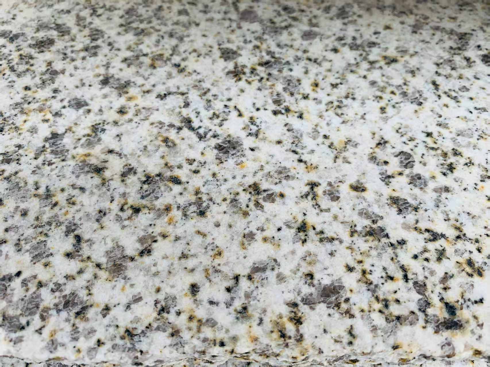 崇左 黄金麻花岗岩石材浅黄光面