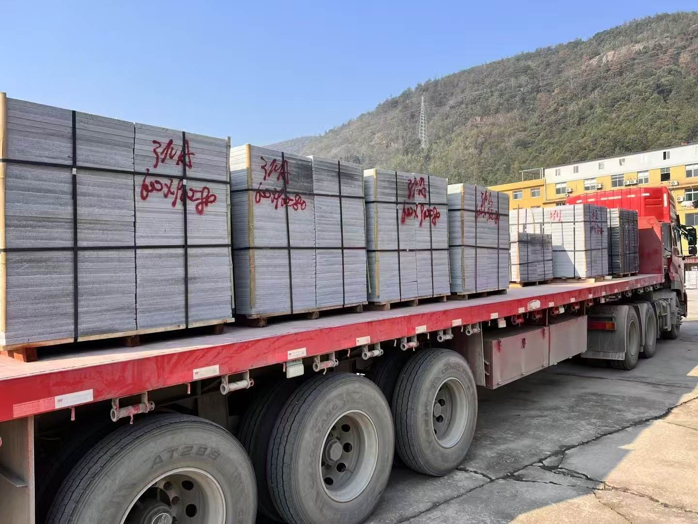 崇左 芝麻灰地铺石出货日常