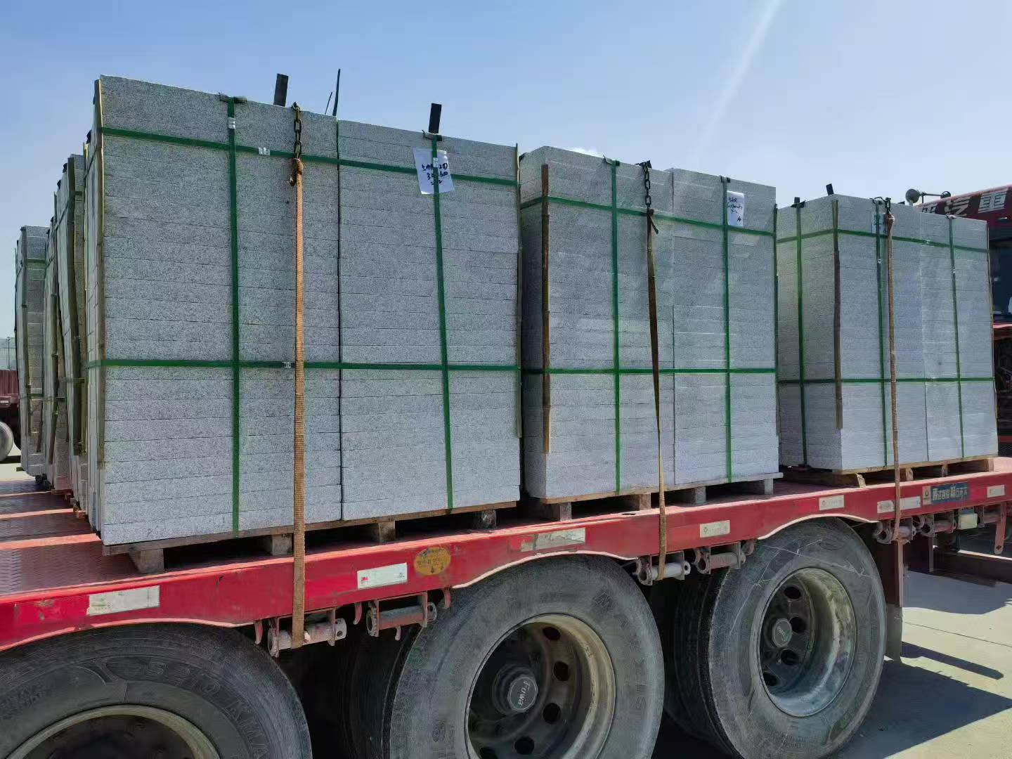 崇左芝麻白花岗岩出货日常地铺石