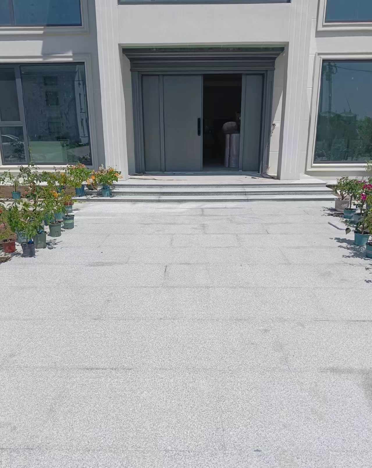 崇左 芝麻白花岗岩地铺石地面铺装