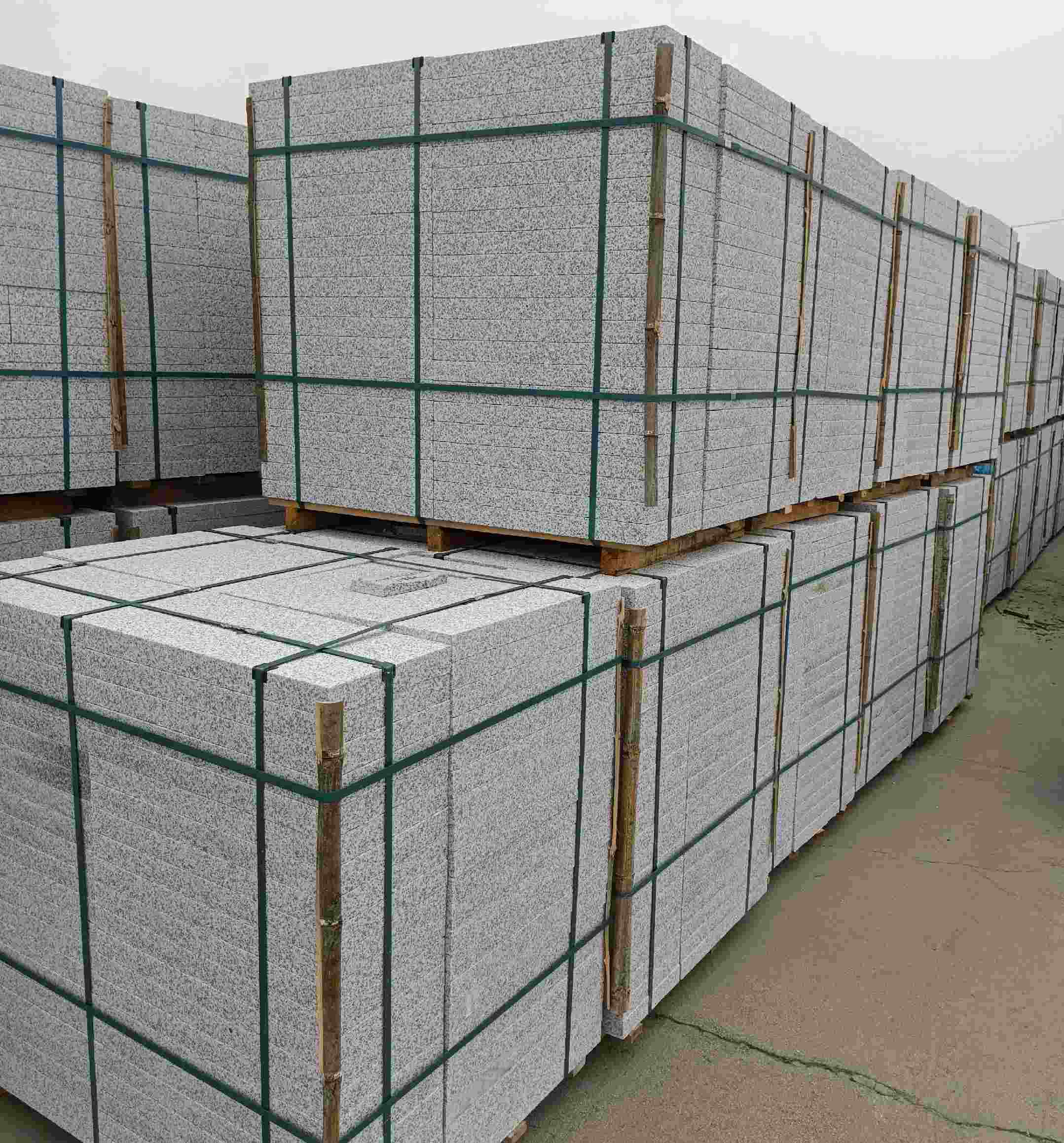 崇左 白麻花岗岩石材荔枝面地铺石（300*600*50）