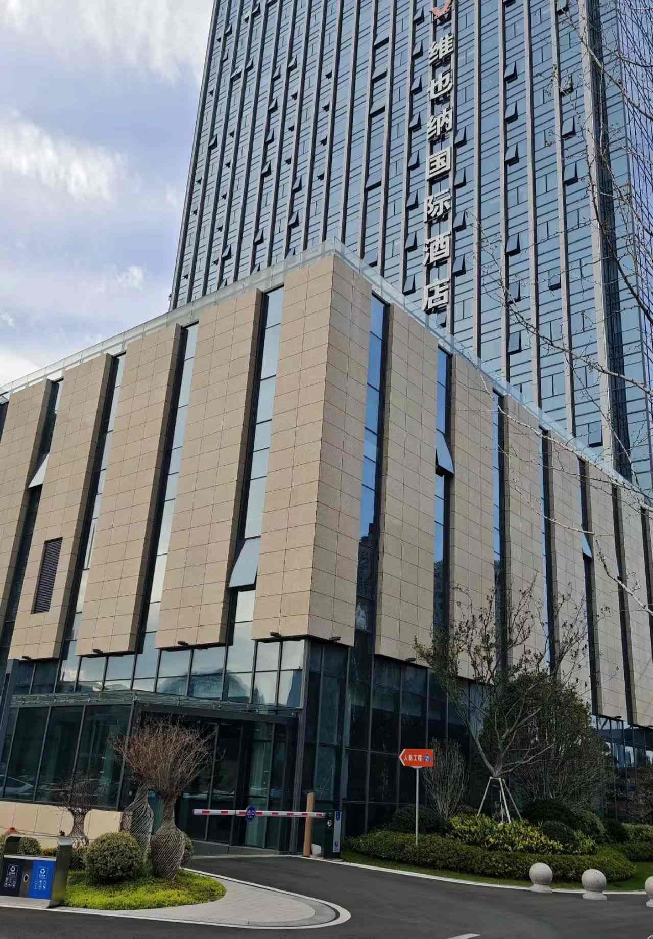 崇左 黄金麻花岗岩外墙干挂