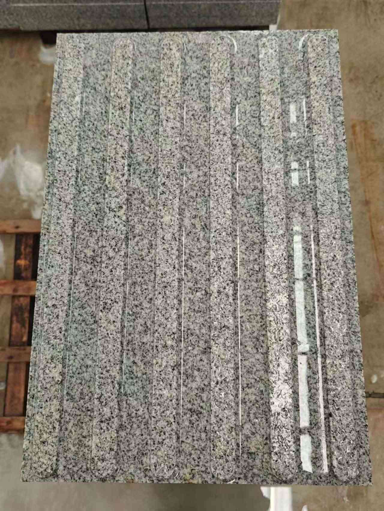 崇左 芝麻白花岗岩荔枝面雕刻盲道，盲条