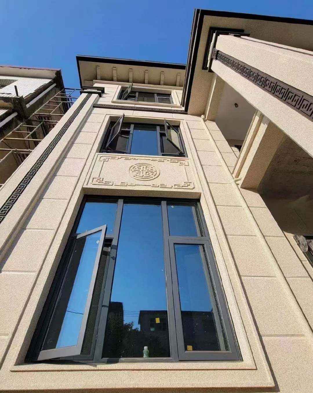 崇左 黄金麻荔枝面别墅外墙干挂效果展示