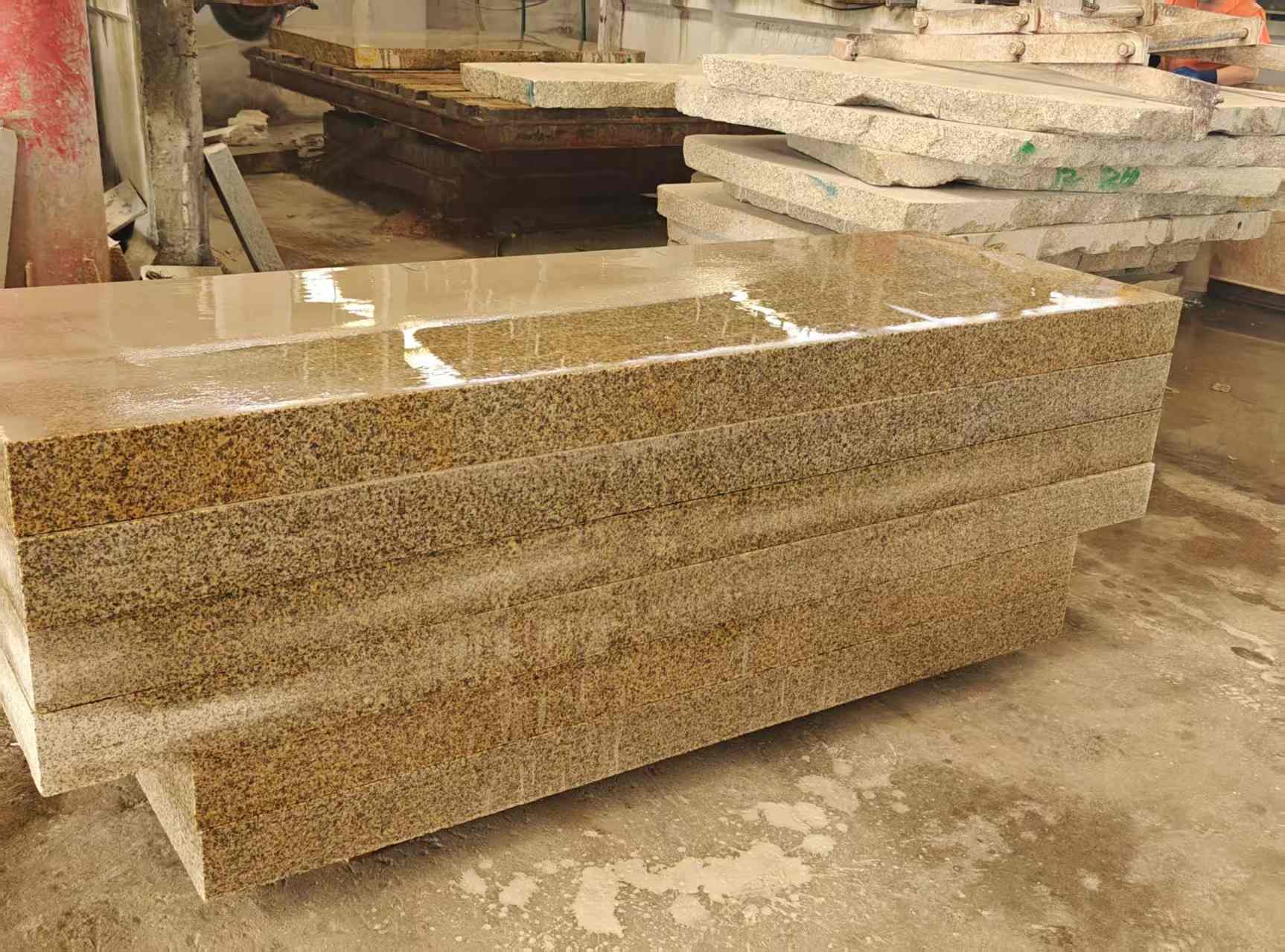 崇左 黄金麻栏杆料半成品加工中