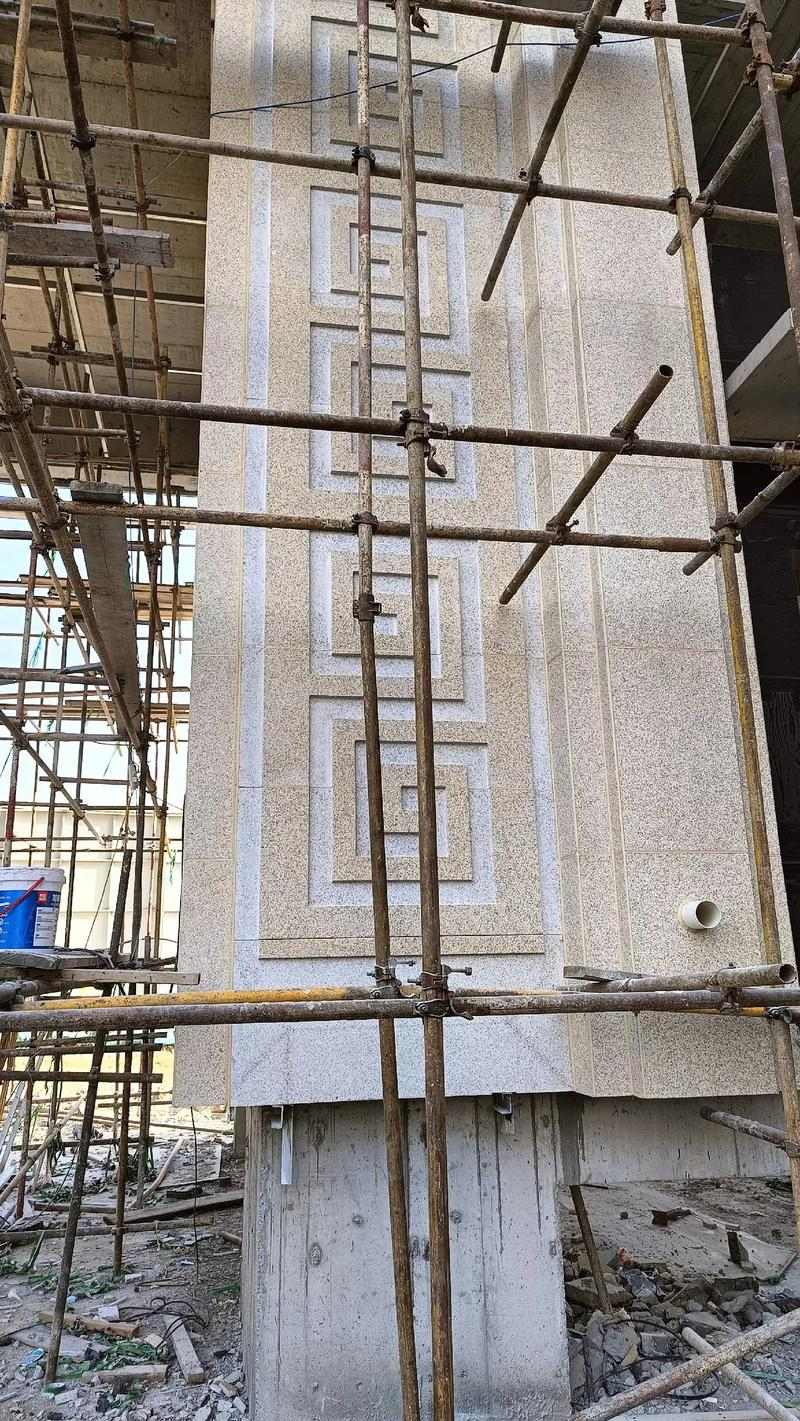 崇左 黄金麻花岗岩别墅外墙干挂回纹造型效果