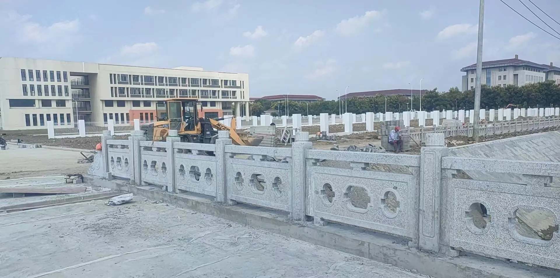 崇左 白麻花岗岩荔枝面河道栏杆