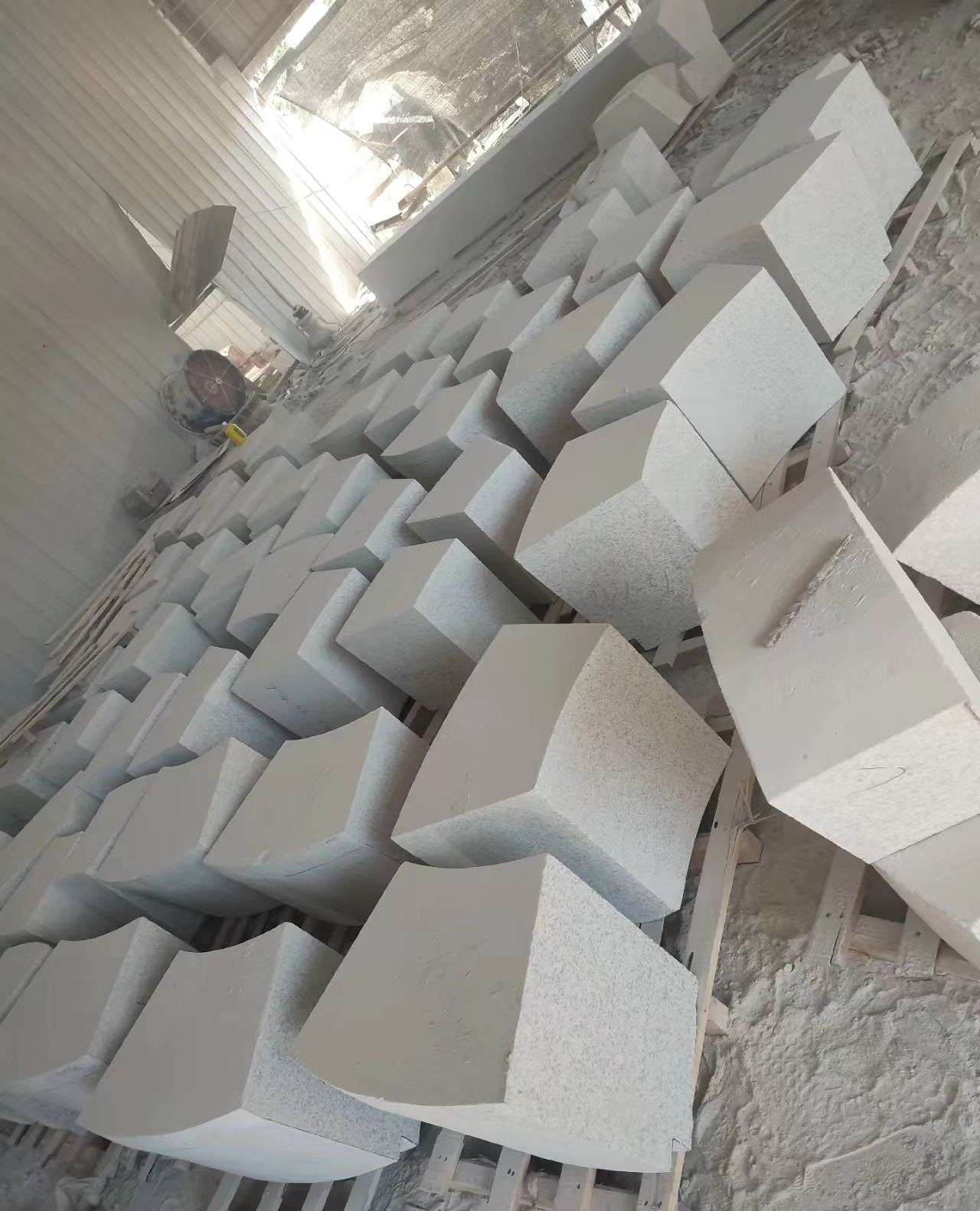 崇左 白麻花岗岩异形坐凳