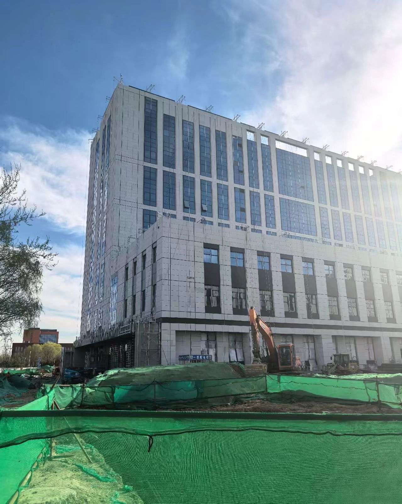 崇左 白麻花岗岩石材外墙干挂