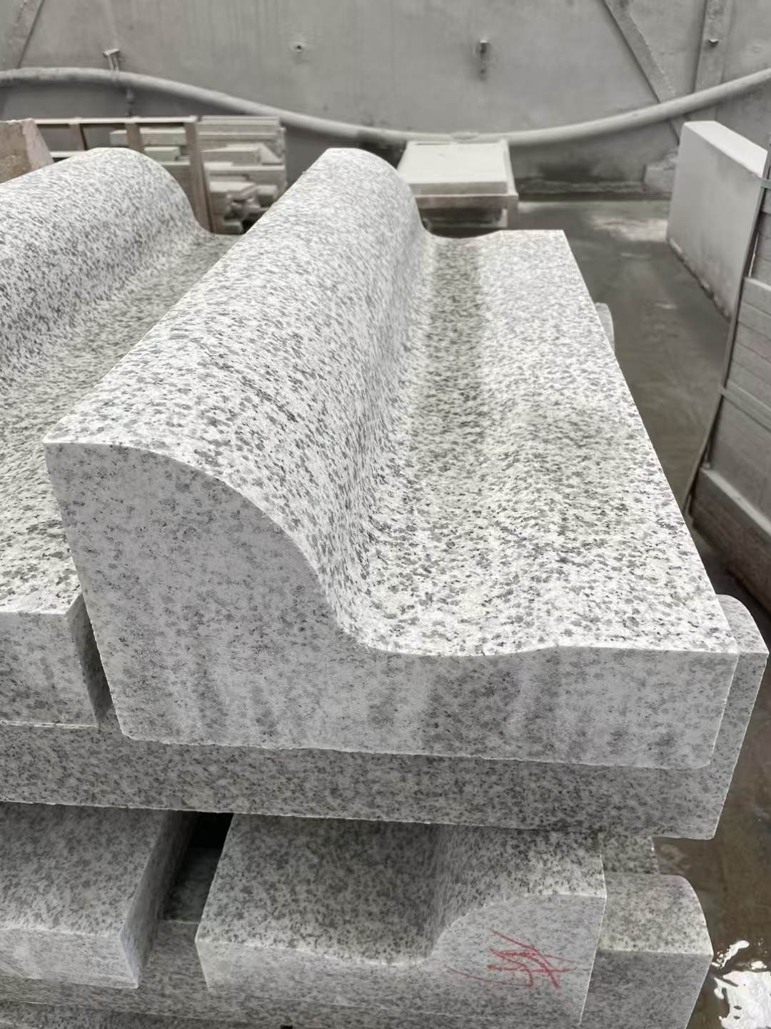 崇左 白麻花岗岩S型路沿石，路侧石，马路牙子等